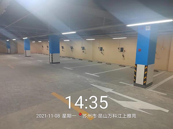 道路劃線，車(chē)位劃線，停車(chē)位劃線