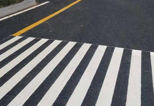 道路劃線，道路標(biāo)線是怎么畫出來的？