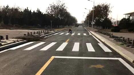 在蘇州道路劃線施工中如何繪制不同類型的道路劃線？