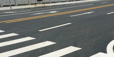 蘇州車位劃線解析，車間白色斑馬線劃線寬度是多少？帶來高效與安全
