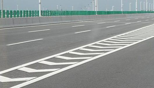 蘇州道路劃線標(biāo)線施工隊(duì)？  找飛揚(yáng)市政